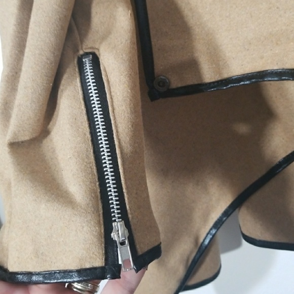 Beautiful Fitted Jacket Cardigan - Picture 5 of 7